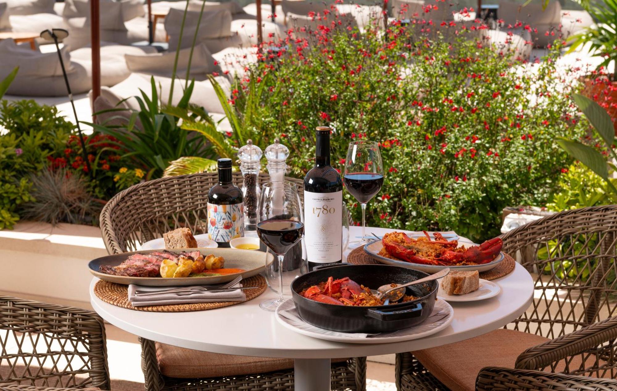 Atzavara Hotel & Spa Санта-Сусанна Экстерьер фото Tapas