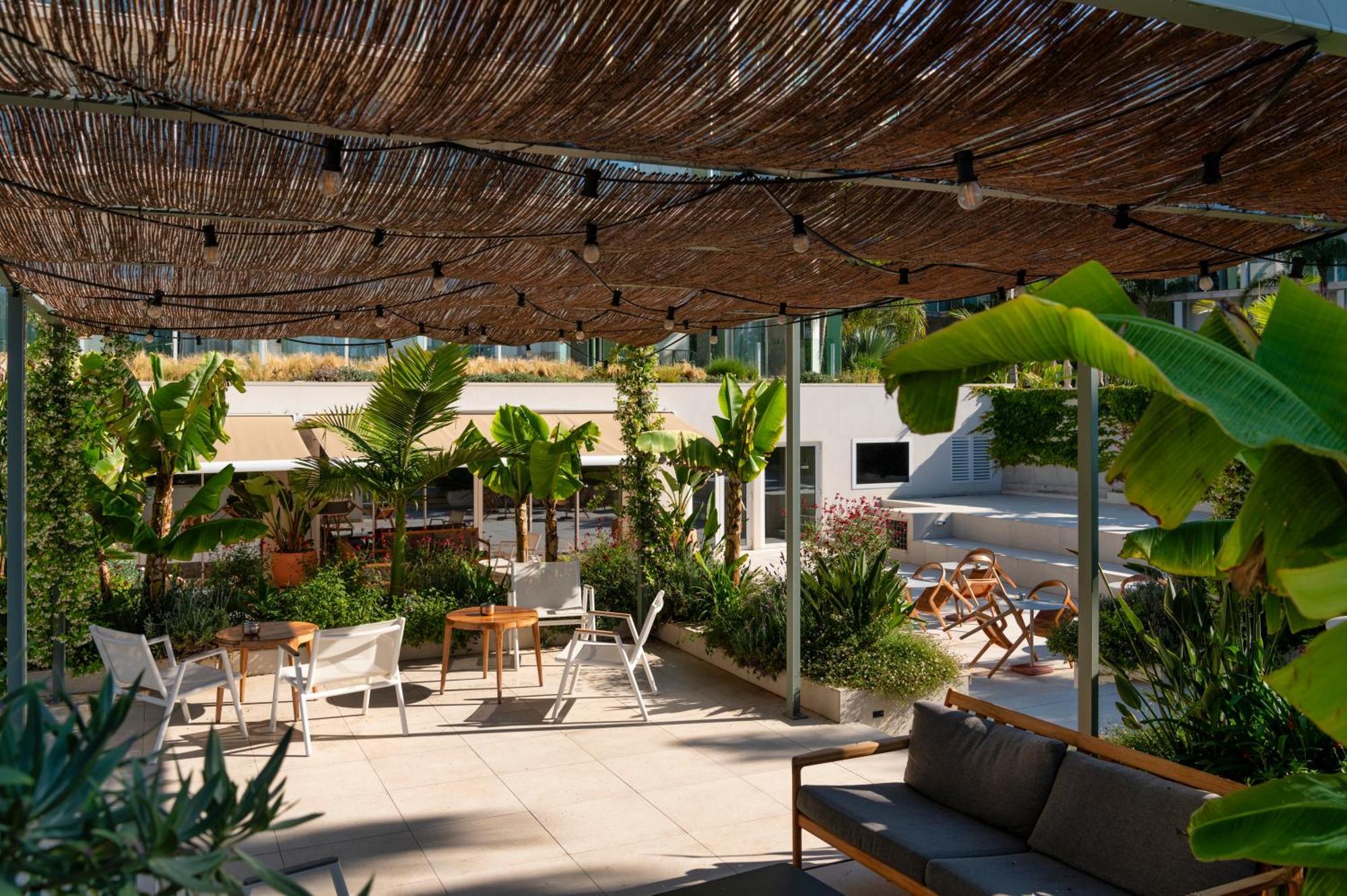 Atzavara Hotel & Spa Санта-Сусанна Экстерьер фото The rooftop garden
