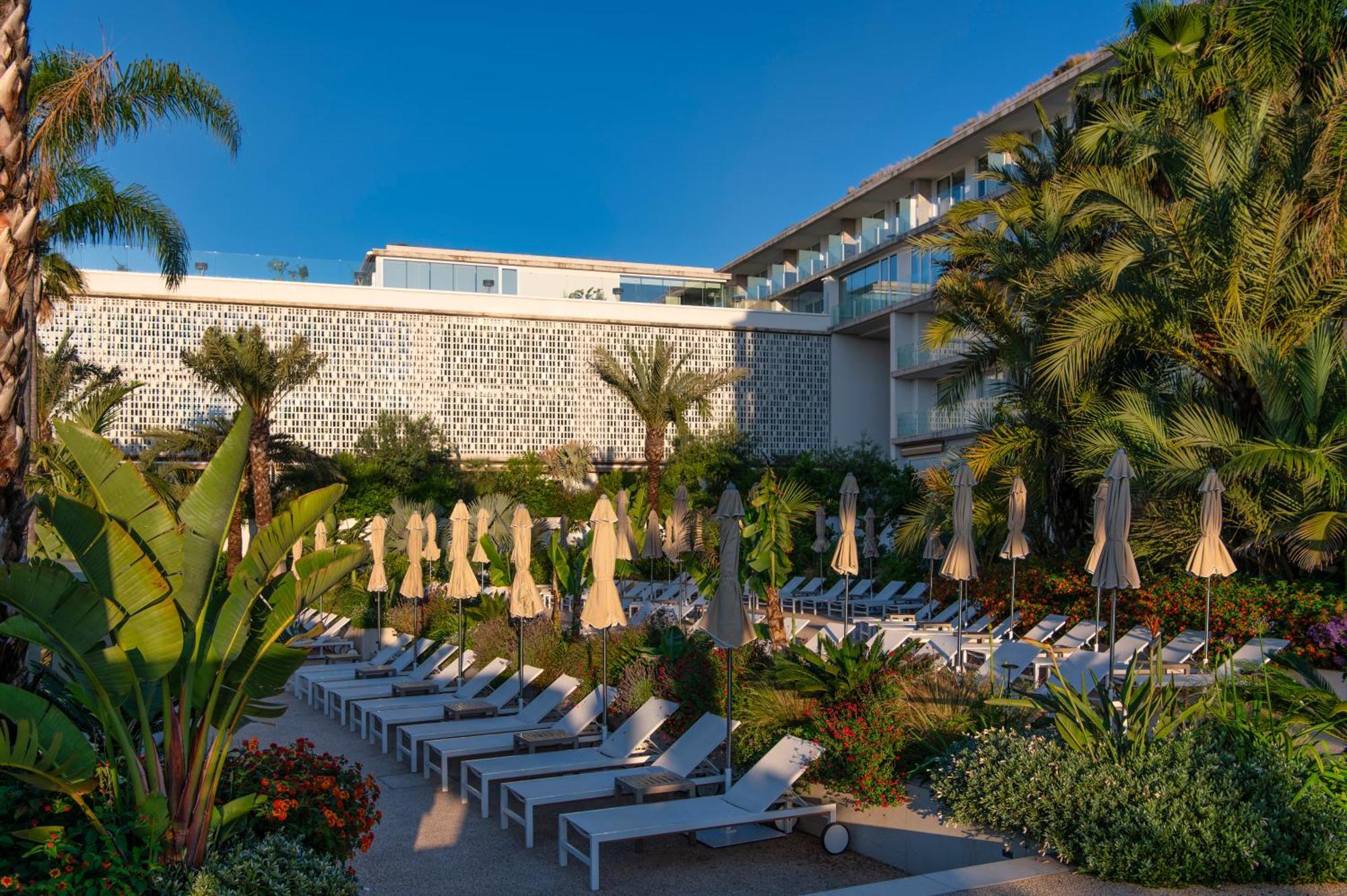 Atzavara Hotel & Spa Санта-Сусанна Экстерьер фото The West Hollywood Hotel